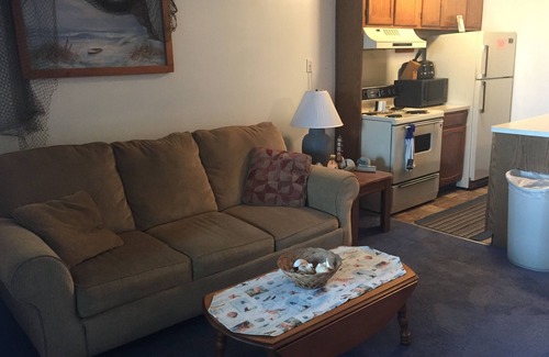 Port Clinton Condo | 212-F Waterfront: 1 BR Slpees 6