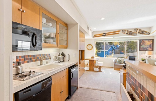 Olympic Valley Condo | 214 | Couple’s Retreat - A/C, Pool, Spas + Parking