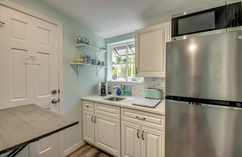 Fort Myers Beach Apartment | 216 Pearl St - Cozy Dog Friendly Cottage Apartment by the Beach!