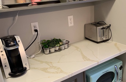 Canmore Apartment | 218s Sleeps 2 Comfortably-Free Parking & Coffee,Gym,AC,Central