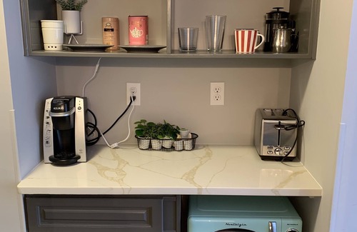 Canmore Apartment | 218s Sleeps 2 Comfortably-Free Parking & Coffee,Gym,AC,Central