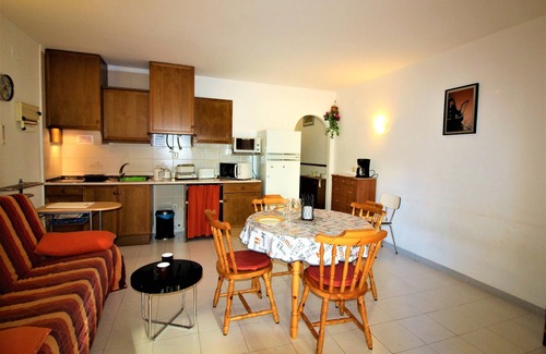 Roses Town Center Apartment | 2190 LAS MURALLAS 1-1, VERY WELL LOCATED, CLOSE TO SHOPS AND THE BEACH, CIUDADELA DE ROSES AREA.