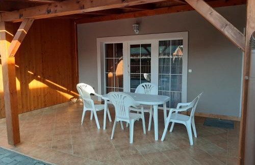 Balatonlelle Apartment | 22 féröhelyes apartman
