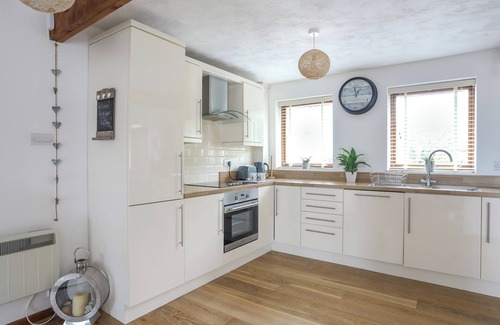 Abersoch House | 220 CAE DU, pet friendly, country holiday cottage in Abersoch