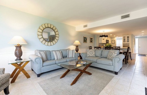 Hilton Head Villa | 221 Shorewood: Spacious updated 3 BR Villa, Free Bikes, Pool, Beach Chairs