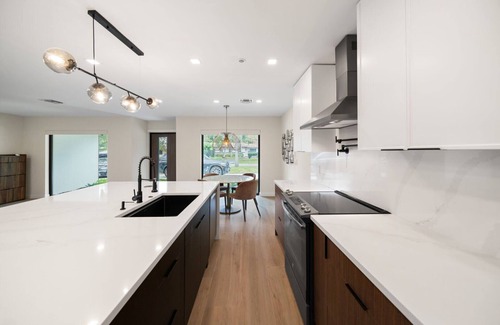 Lighthouse Point House | 2231 Managed by Brampton Park