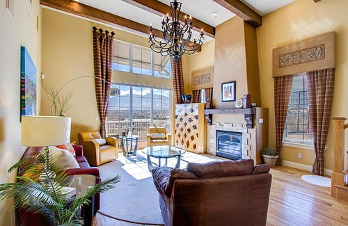 Central Colorado Springs House | 224 Writers #200