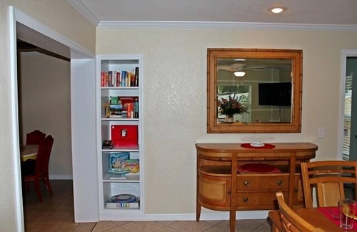 Tarpon Springs House | 2300 SF 4 BR, Huge pool, open floorplan, access to pinellas trail