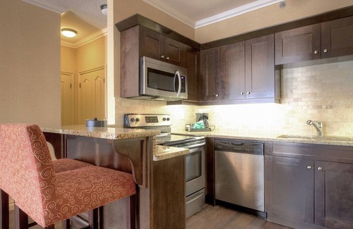 Kelowna Central Business District Apartment | #235 Marriot Delta Grand Vacation Villa Downtown Kelowna