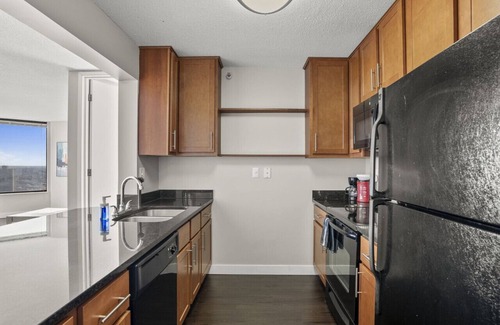 Downtown Minneapolis Apartment | 23rd Floor Sky Suite Downtown Pool/Gym/Parking