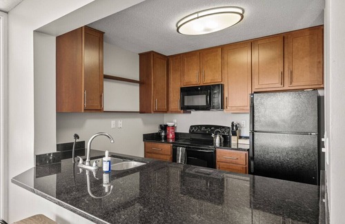 Downtown Minneapolis Apartment | 23rd Floor Sky Suite Downtown Pool/Gym/Parking