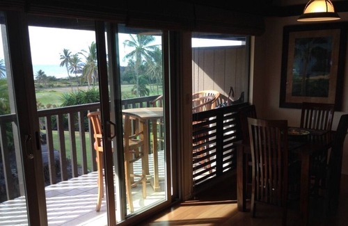 Punaluu House | #24 King Bed and Sleeper Sofa, Great Location near Pool, Hot Tub & Grills