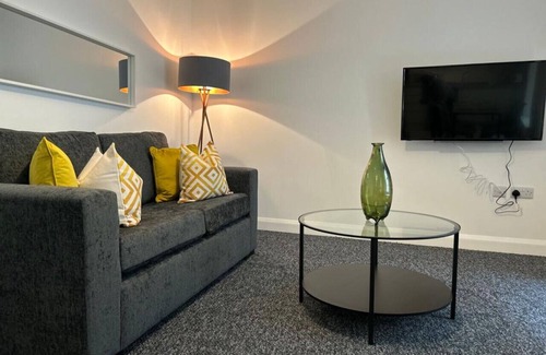 Kirkcaldy Apartment | 24 Linen Loft - 1 bed Apt