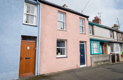 Beaumaris Cottage | 24 Rosemary Lane - located in the heart of Beaumari
