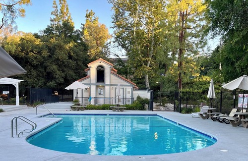 Newhall House | 24517 Thistle Ct Newhall, CA 91321