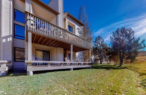Elkhorn Village Hotel | 2498 Indian Springs