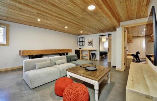 Stoneham Ski Chalet | 25 Chemin Bonair