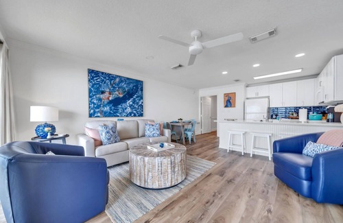 Crystal Beach Condo | 25 | Free Beach Service! Scenic 98!