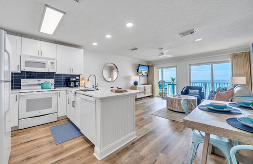 Crystal Beach Condo | 25 | Free Beach Service! Scenic 98!