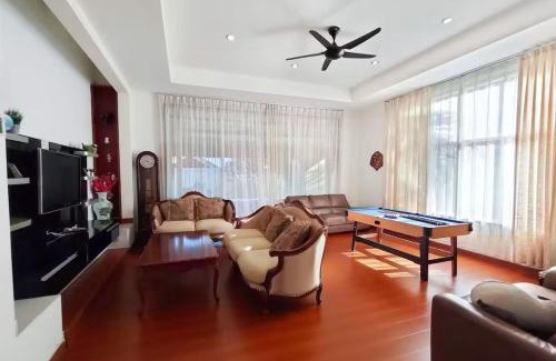 Tanjung Bungah Villa | 25 guests batu feringhi Miami beach Miami Villa
