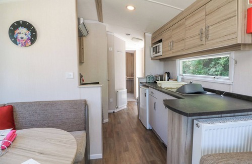 Combe Martin Cottage | 25 MANLEIGH PARK, pet friendly, with a garden in Combe Martin