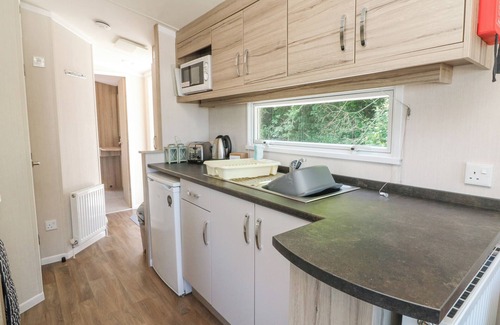Combe Martin Cottage | 25 MANLEIGH PARK, pet friendly, with a garden in Combe Martin