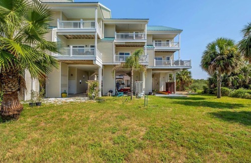 Alligator Point House | 25% off for November thru February. 4 porches with panoramic views