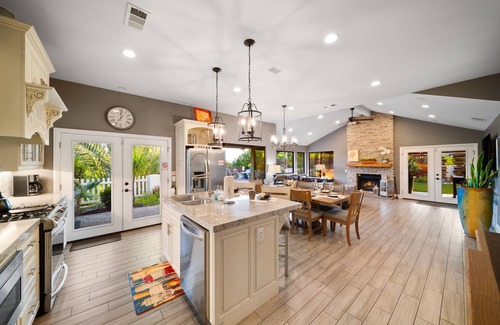 Temecula House | 25%Off Sept WkDays, Wineries,Hot Tub Great Reviews