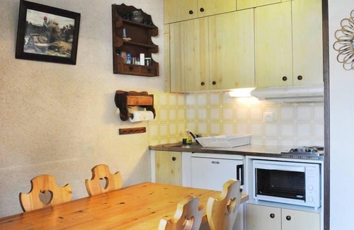 Valloire Apartment | 250m from shops, 1st floor, balcony, parking, ski locker, 24m², Valloire