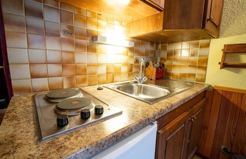 Villarodin-Bourget Apartment | 250m from ski slopes, 4th floor, balcony, tv, ski locker, 25m², La Norma