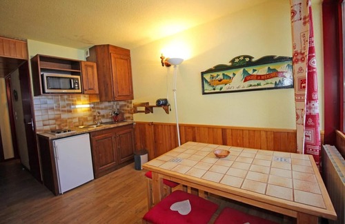 Villarodin-Bourget Apartment | 250m from ski slopes, 4th floor, balcony, tv, ski locker, 25m², La Norma