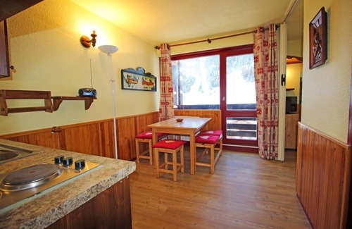 Villarodin-Bourget Apartment | 250m from ski slopes, 4th floor, balcony, tv, ski locker, 25m², La Norma