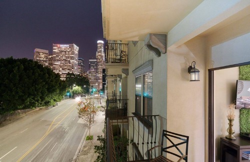 City West Apartment | 253722 DTLA Penthouse Level Suite
