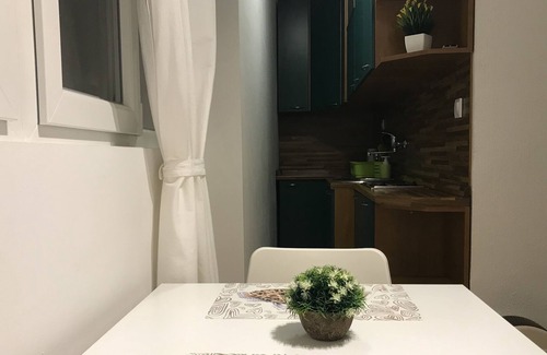 Dorcol Apartment | 25m2 cosy and quiet studio appartment on the 4th floor in the center of the city