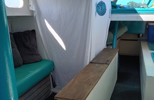 Key West Boat Rental | 26 ft sailboat with kayak perfect for a couple for a romantic getaway.