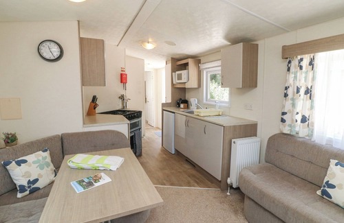 Combe Martin Cottage | 26 MANLEIGH PARK, pet friendly, with a garden in Combe Martin