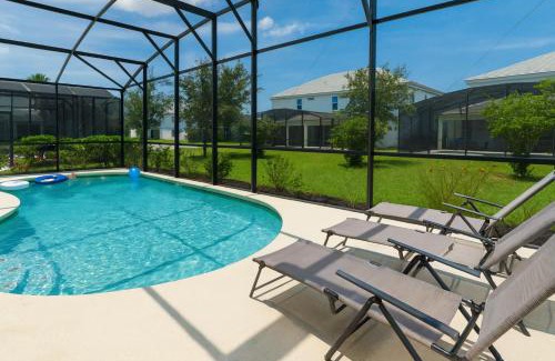Kissimmee House | 2612 LunaPi Villa 7Bd Private Pool and Family Room