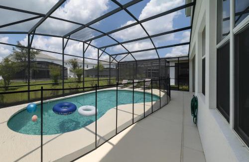 Kissimmee House | 2612 LunaPi Villa 7Bd Private Pool and Family Room