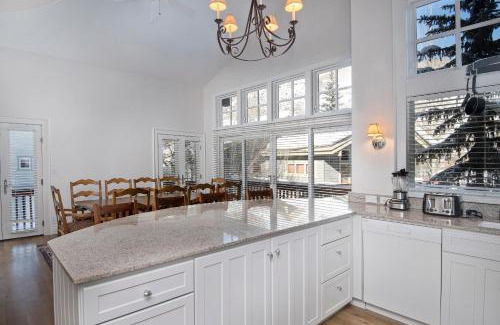 Intermountain House | 2782 Kinnikinnick Rd Unit D