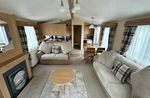 Gilcrux House | 28 The Beeches