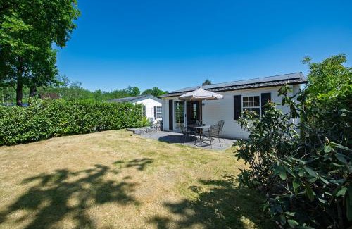 Oisterwijk Ski Chalet | 29, Natuurlijk gelegen nabij Efteling en Beekse Bergen, Airco & Privé parkeren inbegrepen!