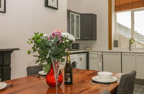 Leek Apartment | 2A GAUNT BUILDINGS, family friendly, with a garden in Leek