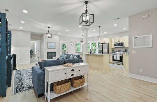 Midtown House | 2bd/1ba Cottage * Renovated * Dogs Welcome * Cottage in Savannah * 30+ day stay