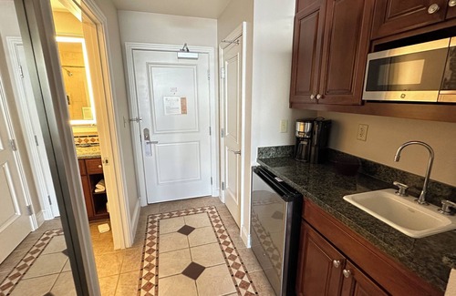 Las Vegas Strip Apartment | 2Bd/2BA Las Vegas Strip HGVC On the Blvd Next to Festival Ground
