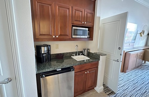 Las Vegas Strip Apartment | 2Bd/2BA Las Vegas Strip HGVC On the Blvd Next to Festival Ground