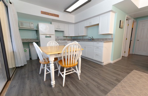 North End Apartment | 2bd Beach Apartment in OCNJ - Sleeps 8! Off-Street Parking and Beach Passes!