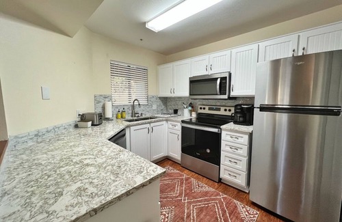 Tucson Condo | 2bd Condo in Gated Community with Heated Pools & Gym