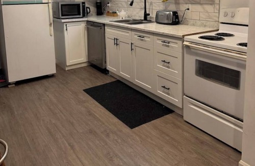 London House | 2bd Near LHSC, UWO, Fanshawe College