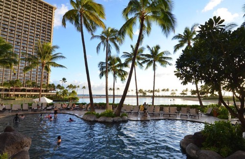 Waikiki Apartment | 2BD Penthouse Hilton Hawaiian Village