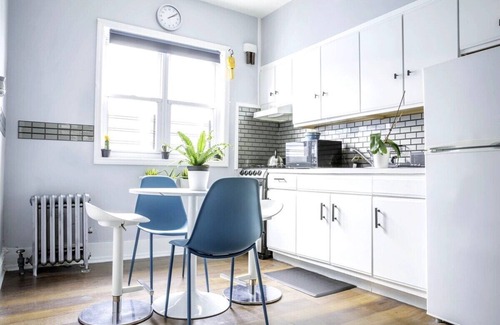 Flatlands Apartment | 2BD w/workspace in Vibrant Apt